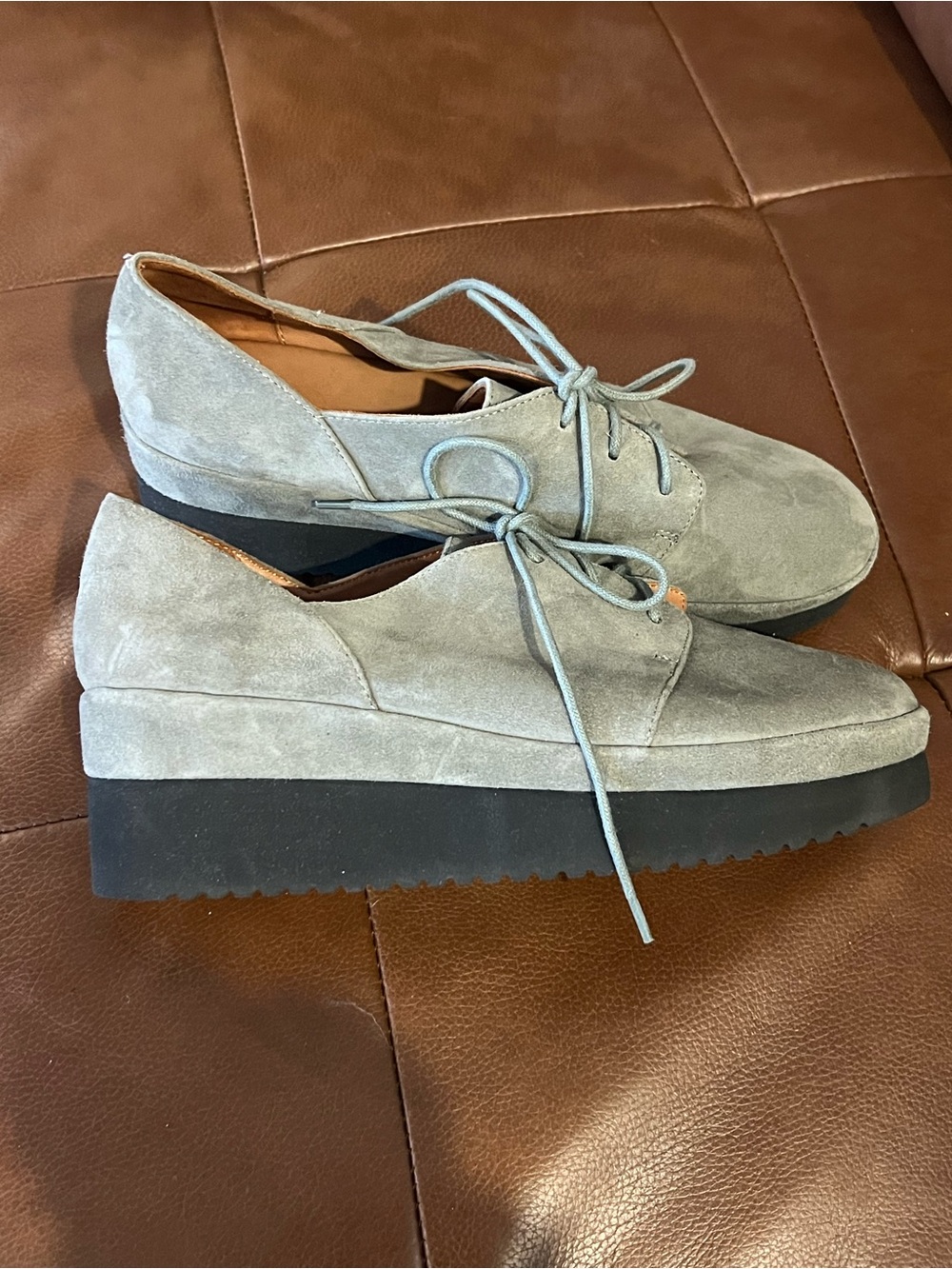 L'Amour Des Pieds "Adolphus" Gray Suede Platform Lace-Up Shoes Size 9